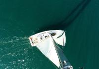 barcha a vela cima dell'albero sartiame bavaria 46 yacht a vela mare